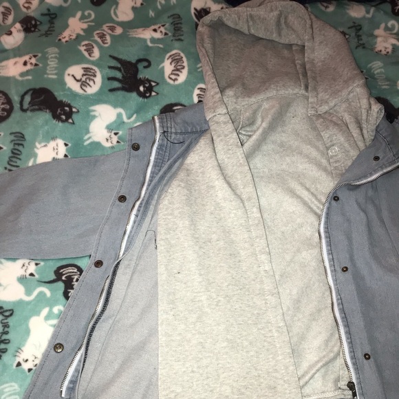 denim jacket with detachable gray button up vest - Picture 4 of 4